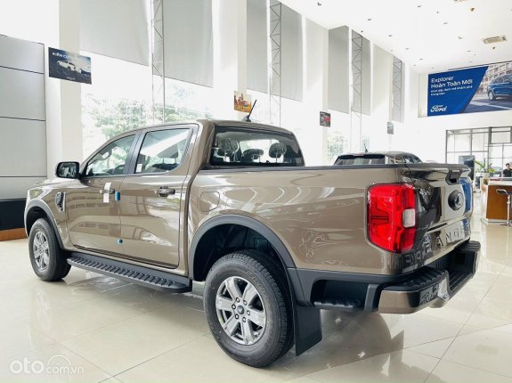 Ford Ranger XLS 2.0L 4x2 AT 2024 - Giao xe chào HÈ - Ưu đãi 2NĂM bảo dưỡng định kỳ + 2NĂM BẢO HÀNH MỞ RỘNG