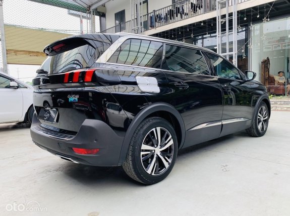Peugeot 5008 2021 - Cần bán xe đẹp và rất mới, có hỗ trợ trả góp