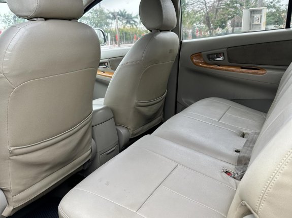 Toyota Innova 2.0G 2009 - Tư nhân, biển Hà Nội