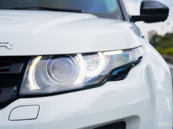 Land Rover Range Rover Evoque 2.0 R-Dynamic SE 2015 - Cần bán xe màu trắng