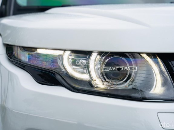 Land Rover Range Rover Evoque 2.0 R-Dynamic SE 2015 - Cần bán xe màu trắng