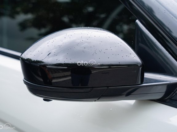 Land Rover Range Rover Evoque 2.0 R-Dynamic SE 2015 - Cần bán xe màu trắng