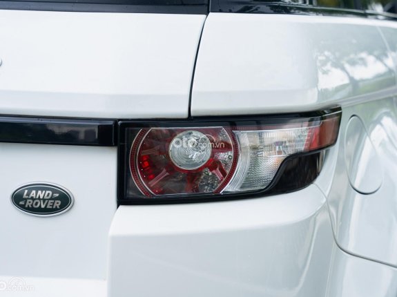 Land Rover Range Rover Evoque 2.0 R-Dynamic SE 2015 - Cần bán xe màu trắng