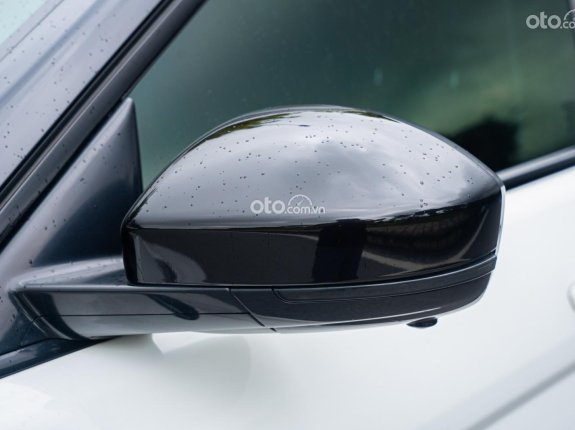 Land Rover Range Rover Evoque 2.0 R-Dynamic SE 2015 - Cần bán xe màu trắng