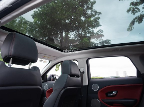 Land Rover Range Rover Evoque 2.0 R-Dynamic SE 2015 - Cần bán xe màu trắng