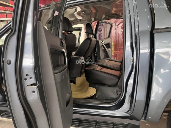 Ford Ranger XLT 2.2 4X4 MT 2017 - Hai cầu, máy dầu, nhập khẩu nguyên chiếc