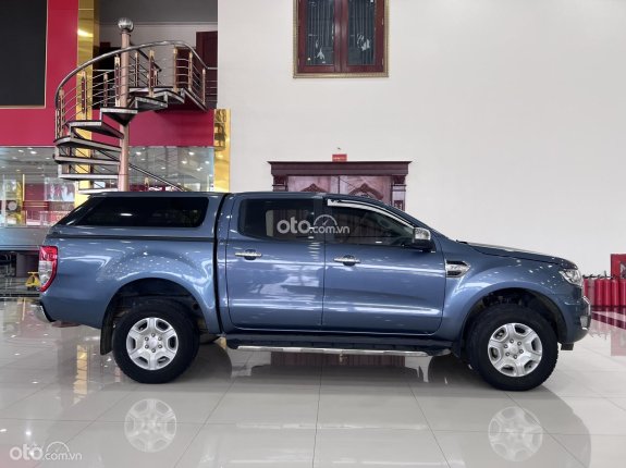 Ford Ranger XLT 2.2 4X4 MT 2017 - Hai cầu, máy dầu, nhập khẩu nguyên chiếc