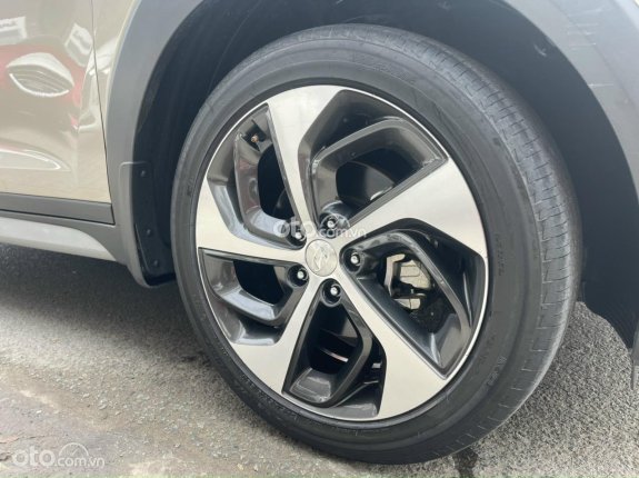 Hyundai Tucson 1.6 Turbo HTRAC 2018 - Đi chuẩn 5 vạn 8 kilomet