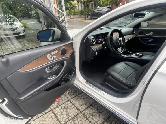Mercedes-Benz E200 2017 - Giá 1 tỷ 180, giá tốt cho anh em