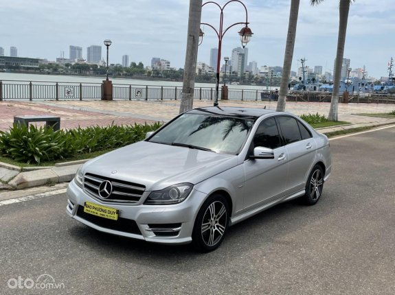 Mercedes-Benz C200 2013 - Cần bán gấp, xe còn mới, giá tốt 445tr