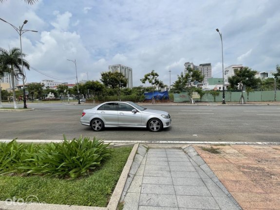 Mercedes-Benz C200 2013 - Cần bán gấp, xe còn mới, giá tốt 445tr