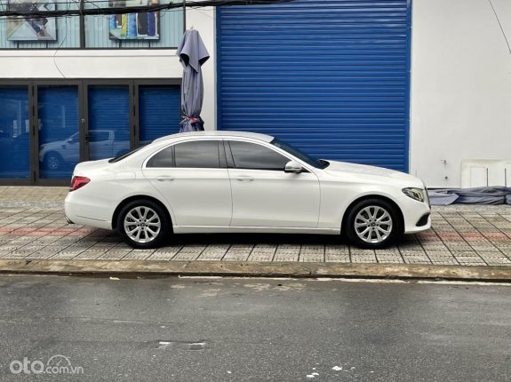 Mercedes-Benz E200 2017 - Giá 1 tỷ 180, giá tốt cho anh em