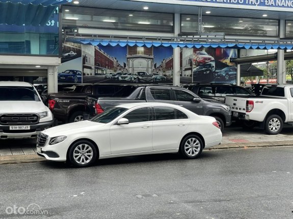 Mercedes-Benz E200 2017 - Giá 1 tỷ 180, giá tốt cho anh em