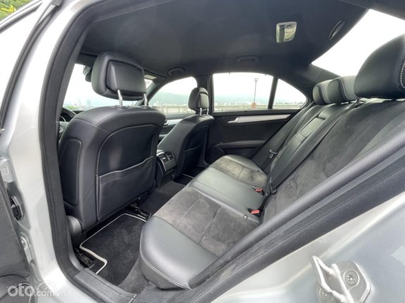 Mercedes-Benz C200 2013 - Cần bán gấp, xe còn mới, giá tốt 445tr