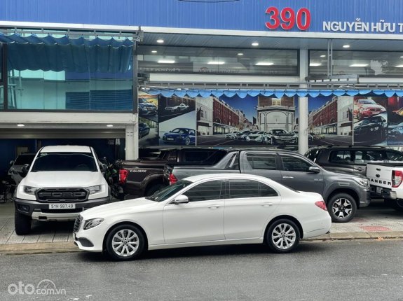 Mercedes-Benz E200 2017 - Giá 1 tỷ 180, giá tốt cho anh em