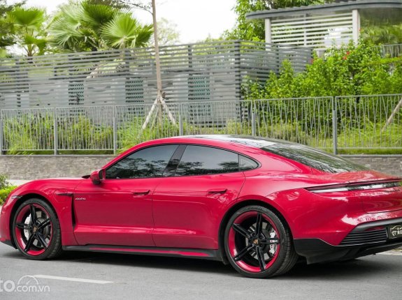 Porsche Taycan Turbo 2021 - Màu đỏ Carmine Red