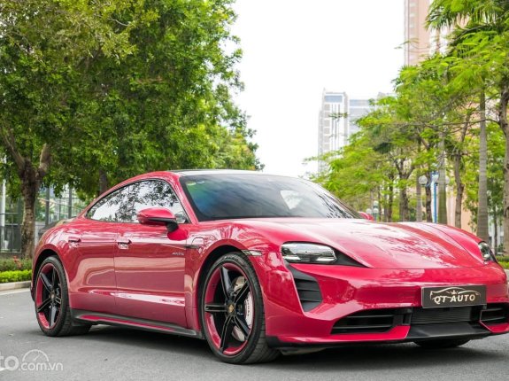 Porsche Taycan Turbo 2021 - Màu đỏ Carmine Red