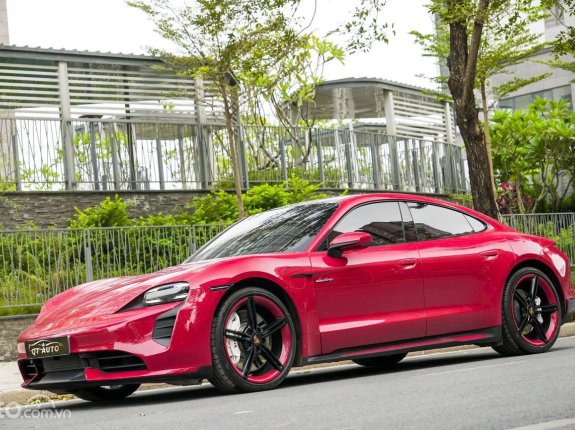 Porsche Taycan Turbo 2021 - Màu đỏ Carmine Red