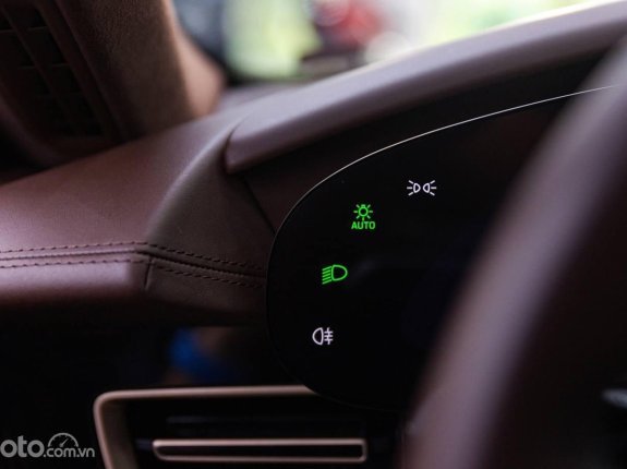 Porsche Taycan Turbo 2021 - Màu đỏ Carmine Red