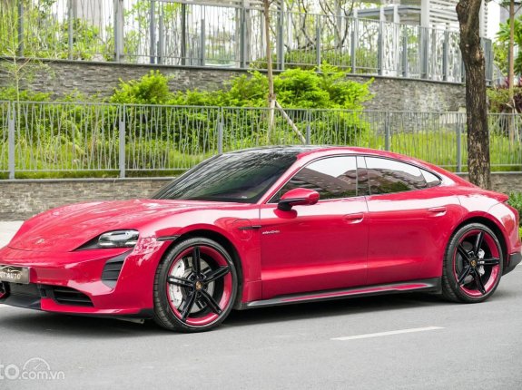 Porsche Taycan Turbo 2021 - Màu đỏ Carmine Red