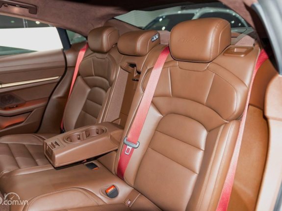 Porsche Taycan Turbo 2021 - Màu đỏ Carmine Red