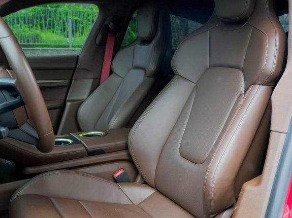 Porsche Taycan Turbo 2021 - Màu đỏ Carmine Red