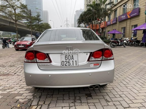 Honda Civic 1.8 AT 2011 - Màu bạc, còn đẹp