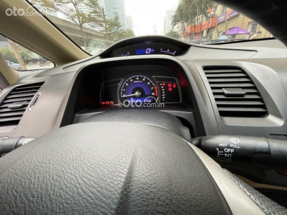 Honda Civic 1.8 AT 2011 - Màu bạc, còn đẹp