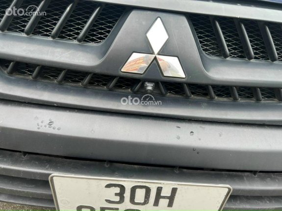 Mitsubishi Pajero 3.0 V6 2004 - 2 cầu nhập Nhật Bản V73, đã độ Limosine cực chất