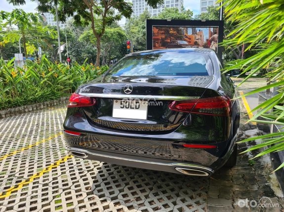 Mercedes-Benz E200 Exclusive V1 2023 - Odo 900 km, đen nội thất nâu, siêu lướt chính hãng