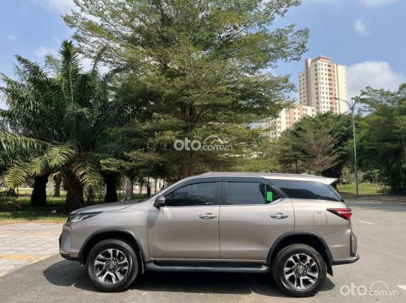 Toyota Fortuner 2.4 AT 4x2 Legender 2022 - Tư nhân biển tỉnh