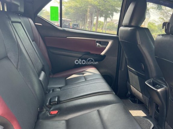 Toyota Fortuner 2.4 AT 4x2 Legender 2022 - Tư nhân biển tỉnh