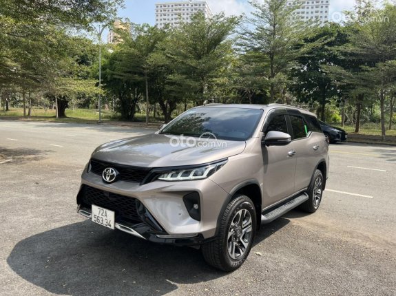 Toyota Fortuner 2.4 AT 4x2 Legender 2022 - Tư nhân biển tỉnh