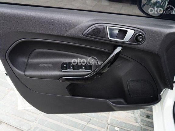 Ford Fiesta 2018 - Màu trắng, giá chỉ 389 triệu