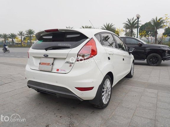 Ford Fiesta 2018 - Màu trắng, giá chỉ 389 triệu