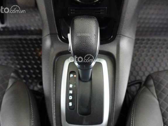 Ford Fiesta 2018 - Màu trắng, giá chỉ 389 triệu