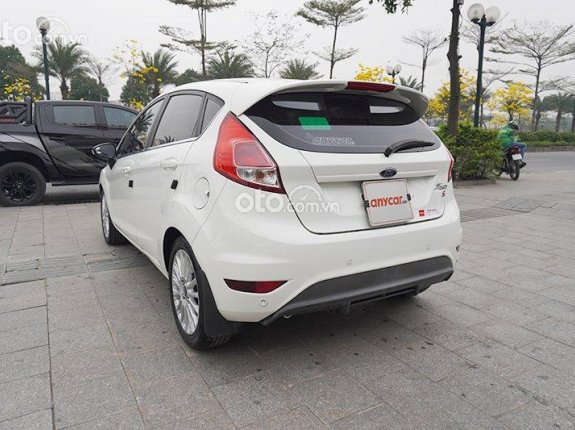 Ford Fiesta 2018 - Màu trắng, giá chỉ 389 triệu