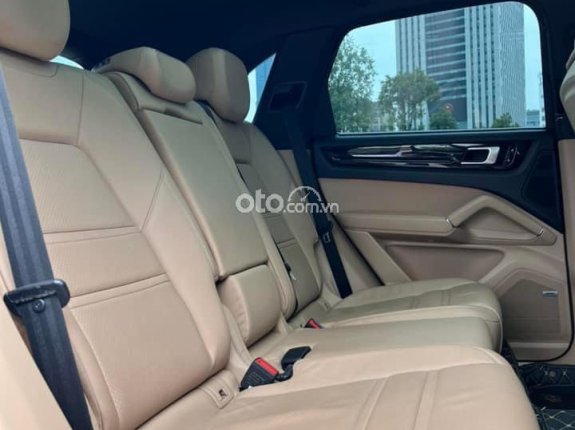 Porsche Cayenne S 2018 - Bán xe màu trắng