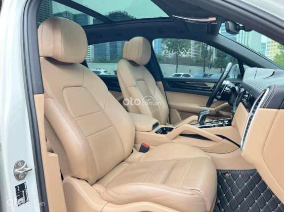 Porsche Cayenne S 2018 - Bán xe màu trắng