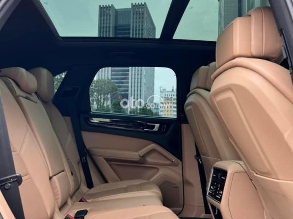 Porsche Cayenne S 2018 - Bán xe màu trắng