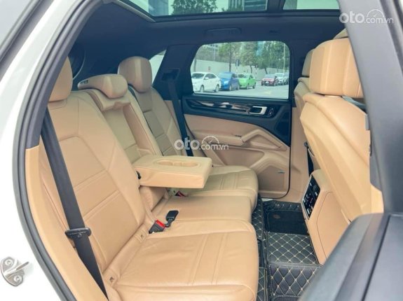 Porsche Cayenne S 2018 - Bán xe màu trắng