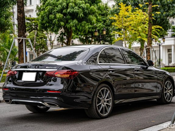 Mercedes-Benz E300 AMG 2021 - Cần bán xe màu đen