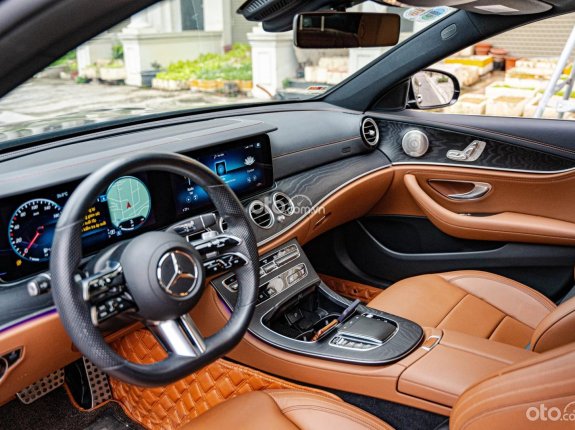Mercedes-Benz E300 AMG 2021 - Cần bán xe màu đen