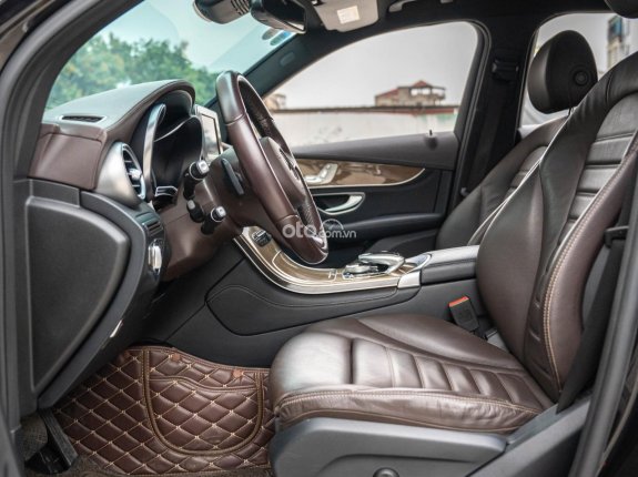 Mercedes-Benz GLC 250 4Matic 2018 - Xe màu đen