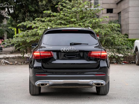 Mercedes-Benz GLC 250 4Matic 2018 - Xe màu đen