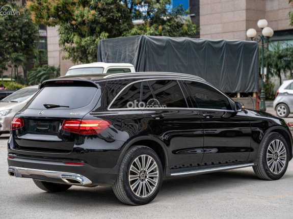 Mercedes-Benz GLC 250 4Matic 2018 - Xe màu đen
