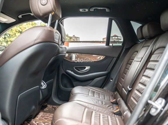 Mercedes-Benz GLC 250 4Matic 2018 - Xe màu đen