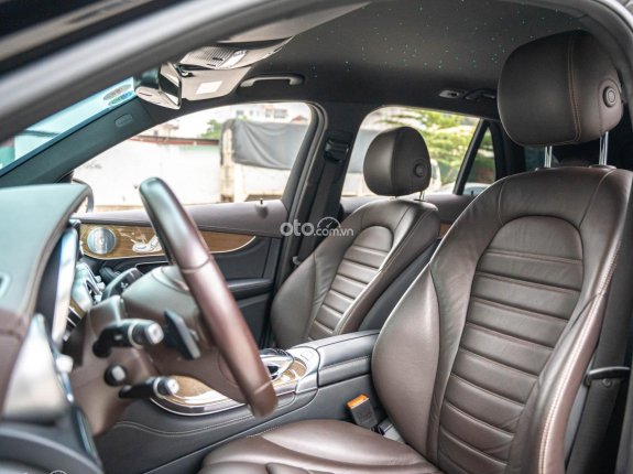 Mercedes-Benz GLC 250 4Matic 2018 - Xe màu đen