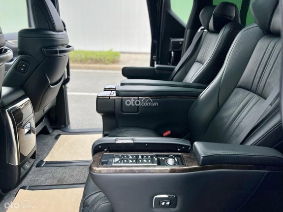 Toyota Alphard Executive Lounge 2019 - Xe màu đen, xe nhập