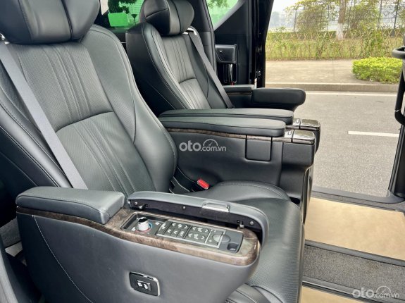 Toyota Alphard Executive Lounge 2019 - Xe màu đen, xe nhập